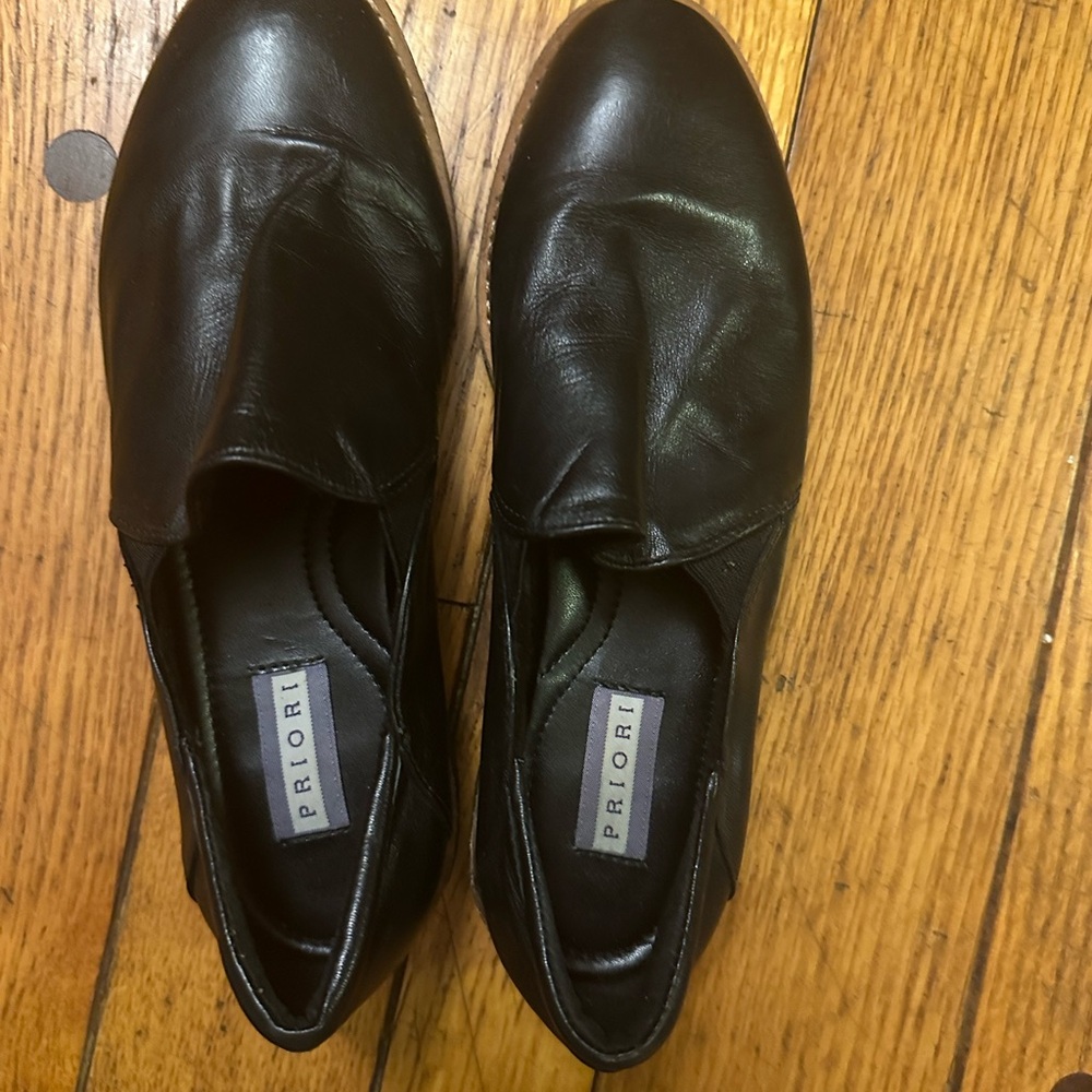 Women's Black Leather Flats